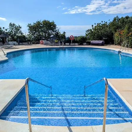 Semi-detached With Sea Views *