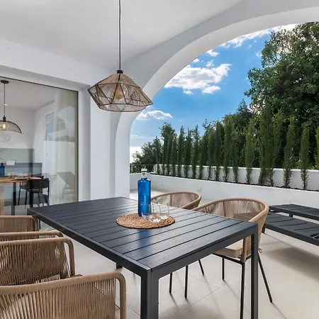 Semi-detached With Sea Views Malaga
