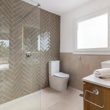 Semi-detached With Sea Views Malaga