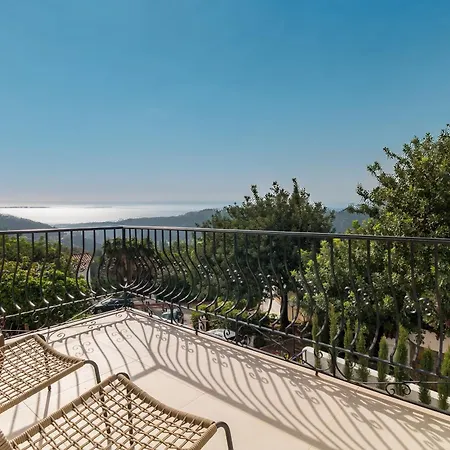 Semi-detached With Sea Views